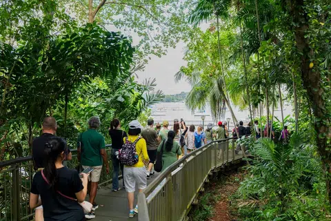 Jejaki lokasi perang dan sudut kurang diterokai di Changi sambil mempelajari sejarah lama Singapura menerusi jejak warisan, ‘Journey to the East: Changi Heritage Trail’ anjuran Muzium dan Gereja Kecil Changi.