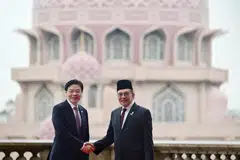 Perdana Menteri Singapura, Encik Lawrence Wong, dan rakan sejawatannya, Datuk Seri Anwar Ibrahim, di Rahat Pemimpin Malaysia-Singapura ke-11 di Putrajaya pada 7 Januari lalu.