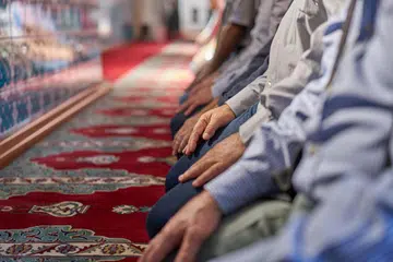 Menjelang Ramadan, umat Islam digalakkan memperbanyakkan solat sunat supaya dapat mempersiapkan dan membiasakan diri untuk menunaikan solat-solat sunat pada Ramadan seperti tarawih dan juga qiamullail, terutama pada 10 malam terakhir.