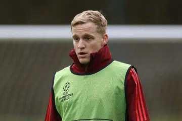 AKIBAT KECEDERAAN: Pengurus Manchester United, Erik ten Hag, berpendapat prestasi pemain tengahnya, Donny Van de Beek (gambar), tidak sebaik semasa di Ajax. Ten Hag berasa kecederaan yang dialami Van de Beek merupakan punca utama pemain itu tidak berjaya di United.