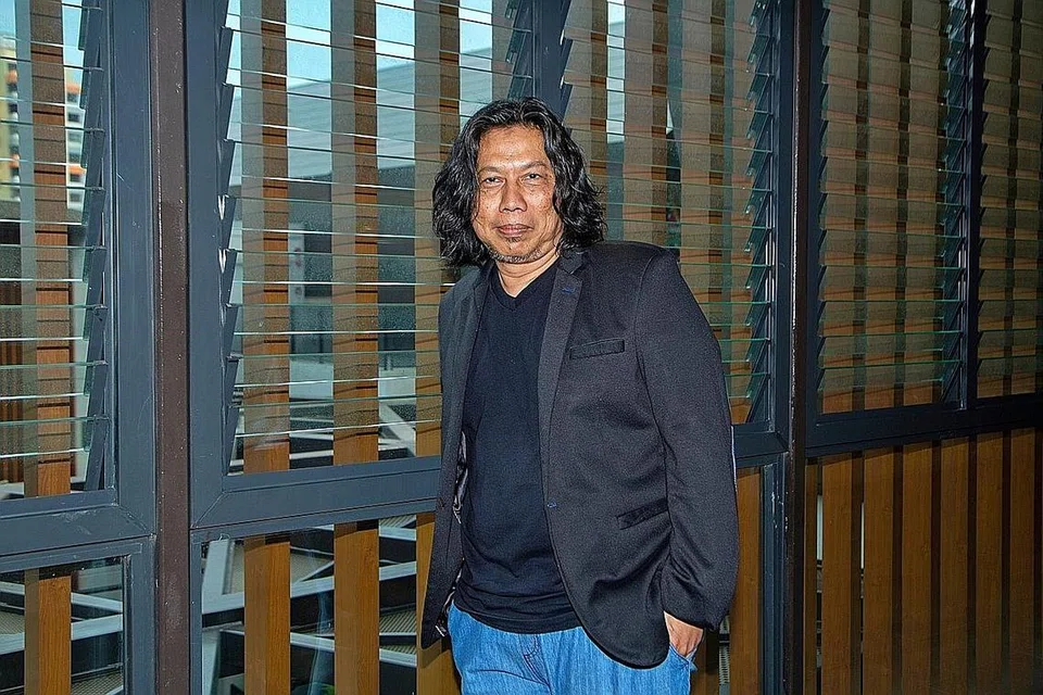 BAHAROM PAIMAN: Hasilkan empat lagu sebagai hadiah buat kumpulan nasyid legenda, Al-Jawaher, bagi membangkitkan semula kegemilangan nasyid. - Foto BH oleh ZALEHA ABDUL KADER