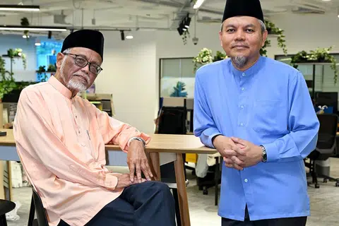 Ustaz Pasuni Maulan, ARB, Ustaz Nor Razak