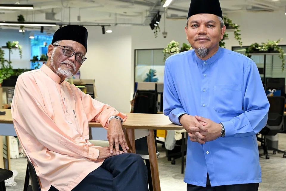 Ustaz Pasuni Maulan, ARB, Ustaz Nor Razak