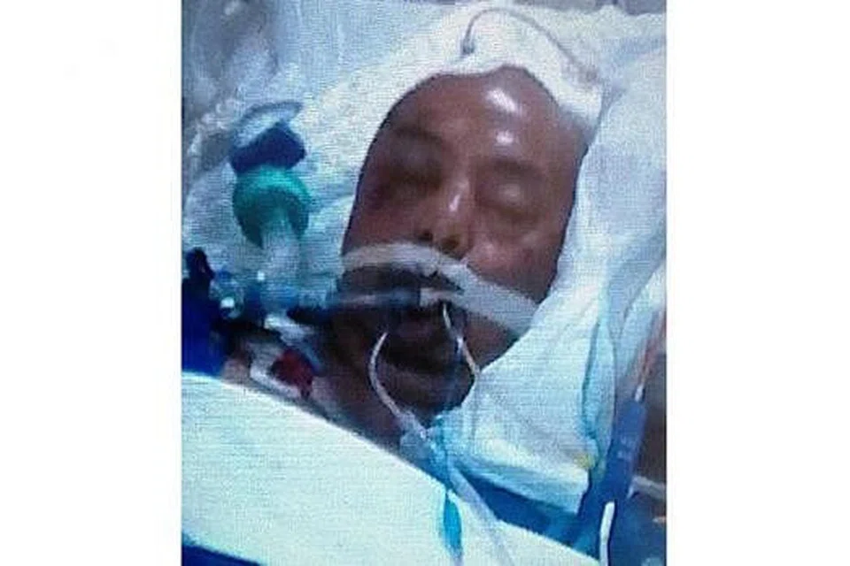 PUNCA NAHAS TIDAK DIKETAHUI: Encik Samat tidak sedarkan diri ketika dimasukkan ke unit jagaan rapi Hospital Besar Changi (CGH) selepas dikatakan dilanggar sebuah kenderaan dalam satu kemalangan jalan raya di daerah Ubi Crescent pada 31 Oktober lalu. - Foto ihsan CIK SIIN