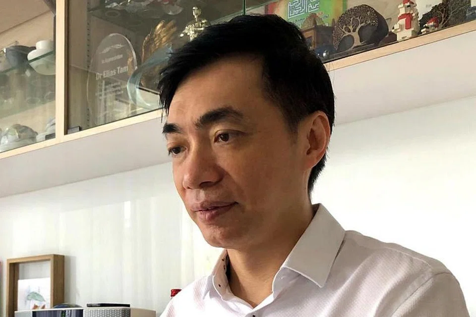 "Sekitar 25 peratus daripada pesakit asing saya telah kembali untuk mendapatkan rawatan selepas sempadan Singapura dibuka awal bulan lalu. Dengan pembukaan sempadan bukan sahaja di Singapura malah di kebanyakan negara, orang ramai ingin mengembara semula dan Singapura adalah destinasi popular. Ada diantara mereka yang cuba mendapatkan beberapa rawatan estetik semasa mereka berehat di Singapura." - Pengasas klinik estetik perubatan, EHA Clinic, Dr Elias Tam