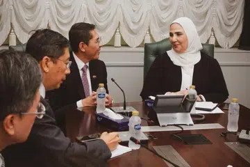 HULUR BANTUAN: Menteri di Pejabat Perdana Menteri, Dr Mohamad Maliki Osman, menerima taklimat menyeluruh oleh Menteri Perpaduan Sosial Mesir Cik Nivine El-Kabbag mengenai situasi kemanusiaan di Gaza.