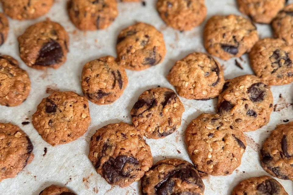 Biskut coklat klasik Gula Sg juga popular untuk tempahan hari-hari biasa atau sebagai cenderahati.