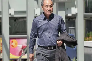 Mantan Setiausaha Agung Parti Pekerja (WP), Encik Low Thia Khiang, tampil memberi keterangan dalam perbicaraan melibatkan Setiausaha Agung WP semasa, Encik Pritam Singh, yang memasuki hari kelapan pada 23 Oktober.