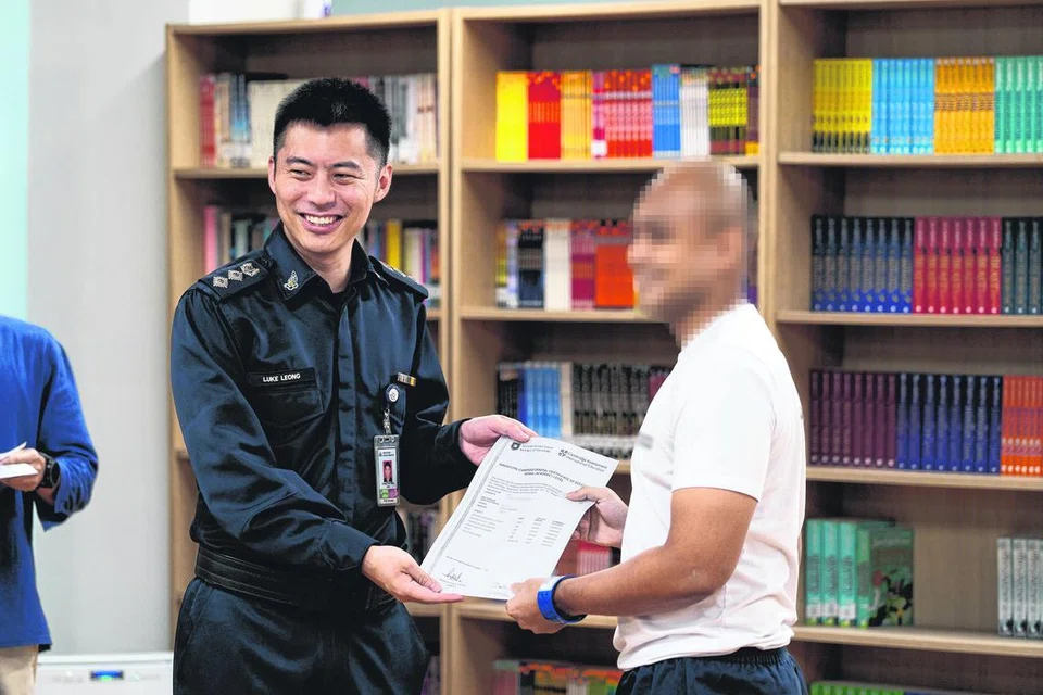 ANTARA PELAJAR TERBAIK: Nabil, bukan nama sebenar, berjaya mendapat empat markah kepujian dan gred A1 dalam Matematik di Sekolah Penjara menjadikannya antara dua pelajar terbaik Sekolah Penjara bagi Sijil Am Pelajaran (GCE) peringkat Normal (Akademik).