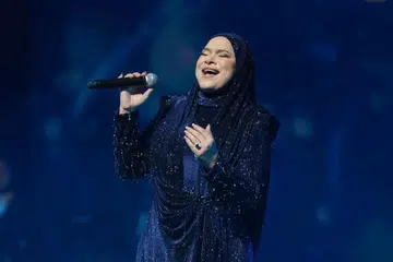 Datuk Nora Ariffin dinasihati suami agar menyelesaikan isu secara matang mengenai isu dengan anak tiri.