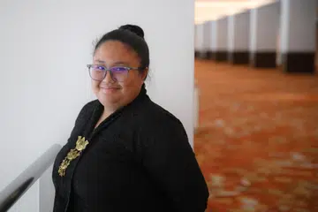 Berasal daripada keluarga pendidik, Cik Syasya Sazali terinspirasi daripada ibunya yang telah berkhidmat selama 24 tahun sebagai guru Bahasa Melayu. Kini, beliau bersedia mengorak langkah ke dunia pendidikan