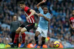 PERSEMBAHAN BAIK: Raheem Sterling (kanan) memberi persembahan baik apabila pasukannya Manchester City, membenam Southampton 6-1. - Foto EPA-EFE