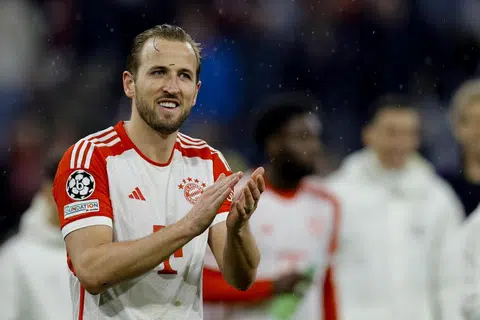 Selepas jaringan hatriknya pada 9 Mac semasa Bayern membelasah Mainz 8-1 (gambar kanan), jumlah gol yang dijaring Kane adalah  30 gol dalam 25 perlawanan. Ini bermakna Kane telah jaringkan 1.2 gol bagi setiap perlawanan Bayern yang melibatkannya dalam musim ini.