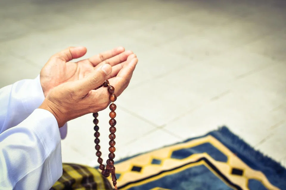 Antara cara meningkatkan rasa syukur termasuk meluangkan masa untuk merenung dan muhasabah, betapa banyak permintaan, lintasan hati dan doa yang telah Allah swt kabulkan.
