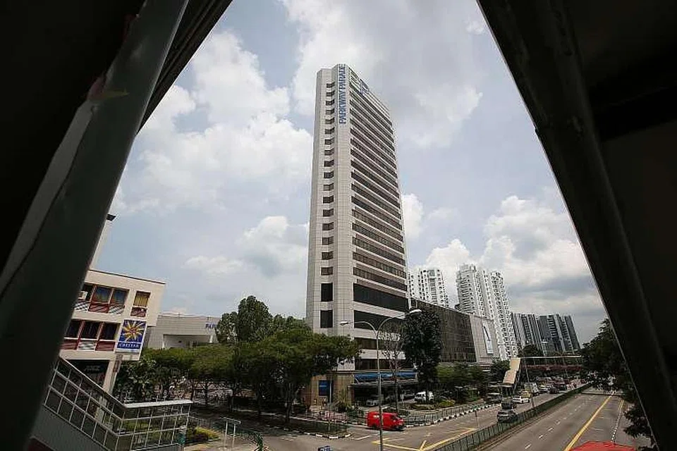 Pusat beli-belah Parkway Parade. 