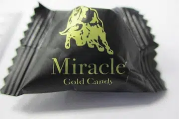 HATI-HATI MAKAN 'GULA-GULA': HSA memberi amaran tentang bahaya tiga produk: (ikut putaran jam) 'gula-gula' 'Miracle Gold Candy' dan 'C4 Candy' yang mengandungi 'tadalafil' - ubat mati pucuk; serta produk minuman 'Coco Hotz Cocoa Drink' yang mengandungi 'dexamethasone' - steroid yang kuat. - Foto HSA