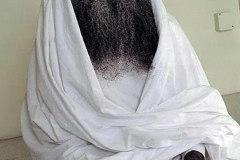 PENDAKWAAN DISAMBUNG SEMULA: Khalid Sheikh Mohammed didakwa mendalangi serangan 11 September. Pendakwaannya bersama empat individu lain yang didakwa terlibat dalam serangan itu disambung semula semalam setelah ditangguh akibat pandemik Covid-19. - Foto AFP