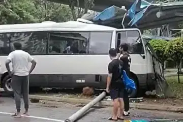 KEMALANGAN: Sebuah bas mini telah merempuh laluan pejalan kaki di Sengkang.