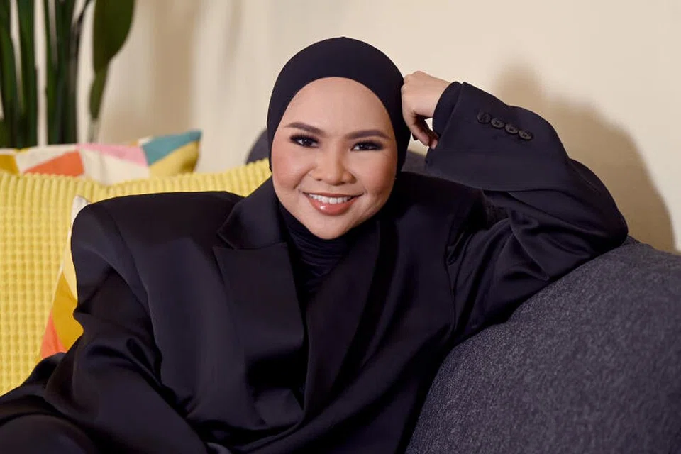 TIDAK PADAM NYALA RASA: Aina Abdul menganggap setiap persembahannya adalah yang terakhir disajikan buat peminat, lantas memberi sepenuh jiwa raganya untuk menghiburkan mereka yang menghargai kerja seninya.