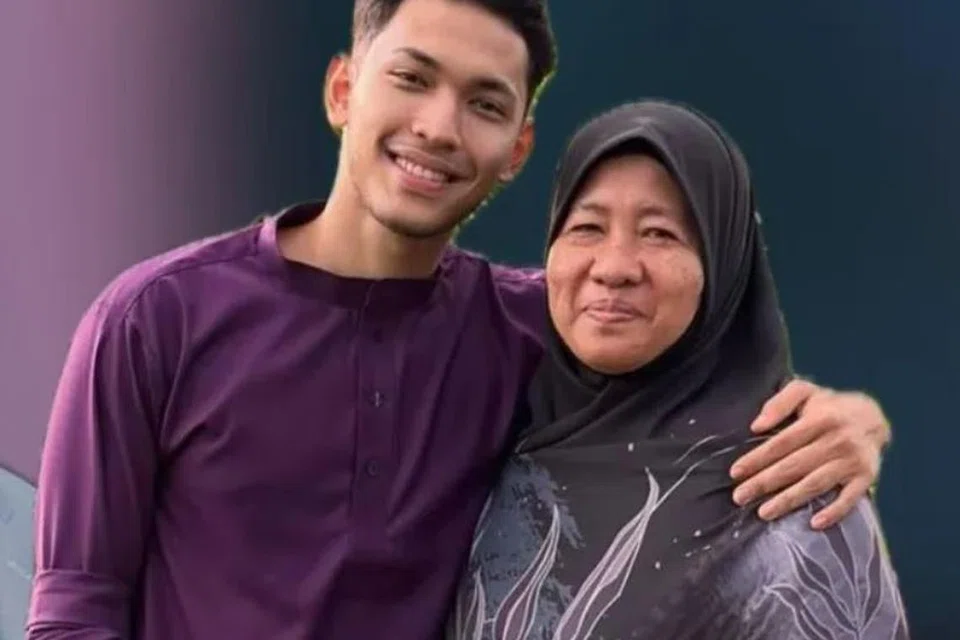 Muaz Zabir (kiri) memujuk hati ibunya dengan membelikan televisyen baru setelah si ibu marah dengan berita anaknya jadi ‘orang ketiga’ dalam hubungan rumah tangga Aliff Aziz dan Bella Astillah. 