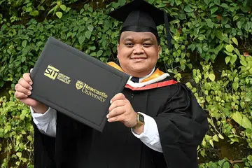 MAHU SUMBANG: Encik Muhammad Naeem Muhammad Nazri mahu menyumbang kepada usaha menyelamatkan bumi menerusi penyelidikan yang dilakukannya. - Foto BH oleh KHALID BABA