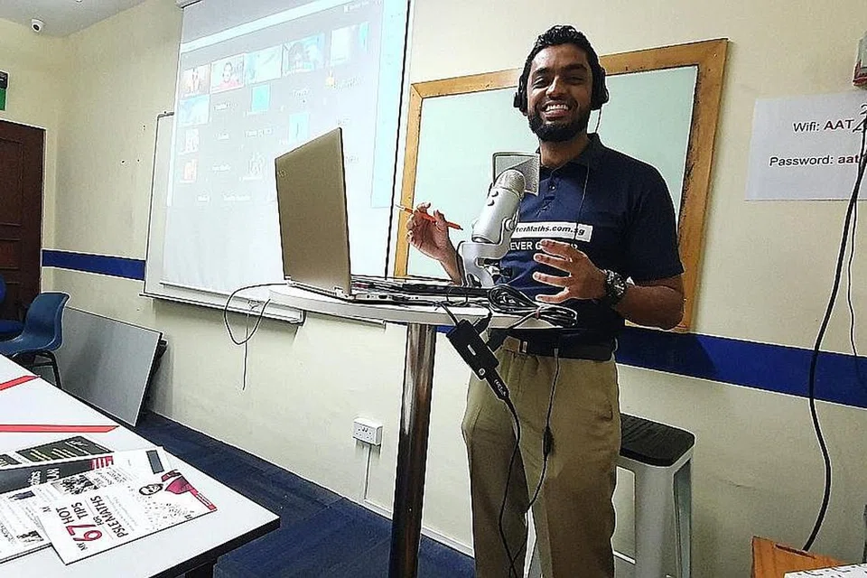 MAHU HULUR BANTUAN: Pemilik Pusat Pendidikan MasterMaths, Encik Mohamed Irfan Mohamed Musthapa, akan menawarkan tuisyen matematik percuma kepada pelajar peringkat PSLE dan GCE peringkat 'O' sepanjang tahun depan sebagai langkah mengurangkan beban keluarga yang terjejas dengan pandemik Covid-19. Beliau ditemui di pusat tuisyennya di Blok 672A Klang Lane berdekatan Serangoon Road baru-baru ini. - Foto BH oleh NURUL AIN RAZALI