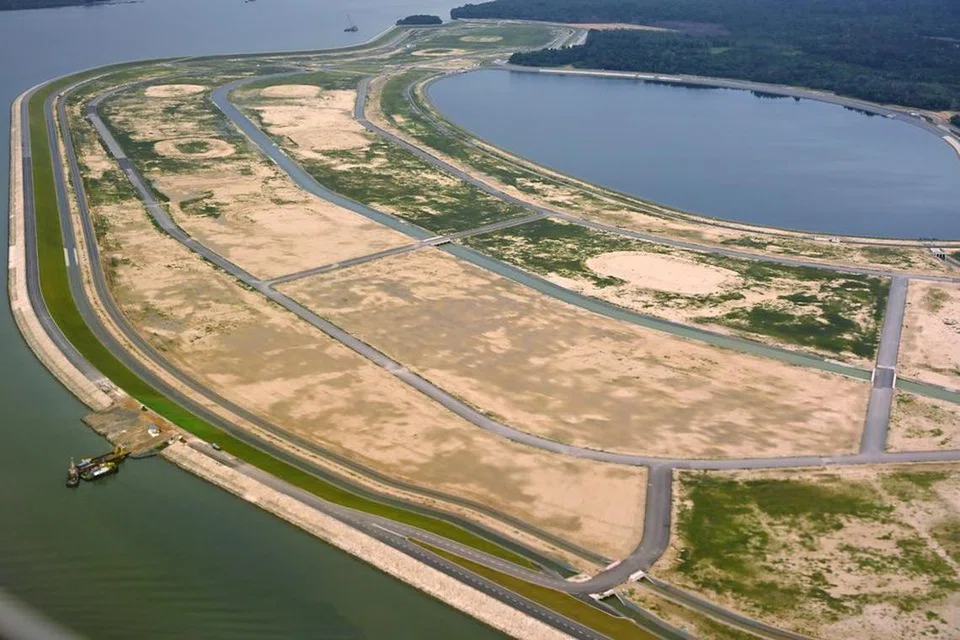 Singapura, Pulau Tekong, tambak, tanah