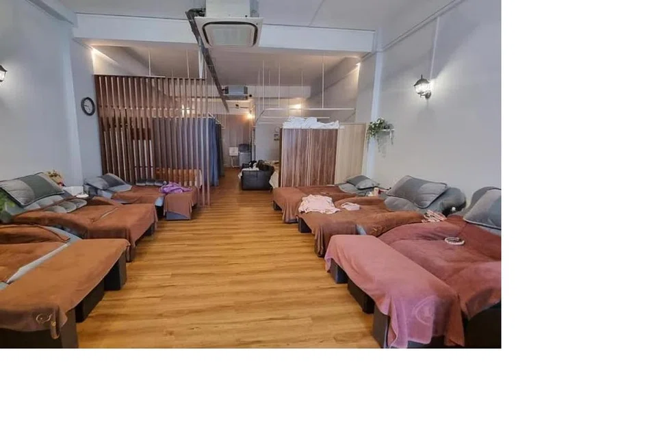 DITAHAN: Seramai 18 lelaki dan 12 wanita, berusia antara 24 dengan 65 tahun, disiasat atas pelbagai kesalahan selepas satu siri operasi penguatkuasaan di Geylang.