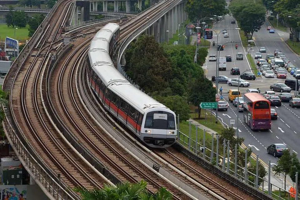 Mulai 6 November, waktu mula perkhidmatan kereta api SMRT pada Ahad dari Joo Koon ke Bukit Merah di Laluan Timur-Barat (EWL) dan dari Bukit Gombak ke Jurong East di Laluan Utara-Selatan Line (NSL) akan kembali ke waktu biasa. 
