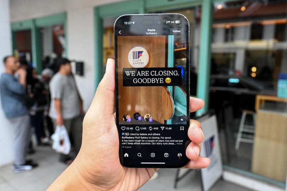 Pada 15 Ogos, kedai pencuci mulut popular Fluff Bakery mengumumkan penutupannya di Instagram dengan mesej, “Fluff Bakery is closing. For good.” Pada 9 September, orang ramai dilihat beratur panjang untuk menikmati manisannya sebelum penutupan rasmi pada akhir September.