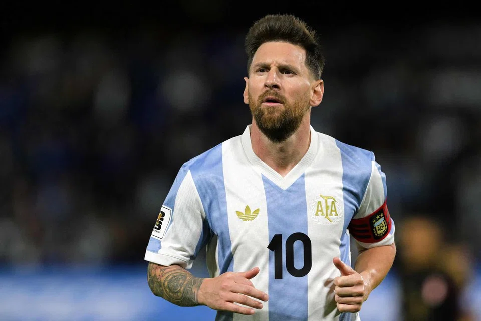 Bintang bola sepak, Lionel Messi, bersama pasukan Argentina akan  mengadakan perlawanan persahabatan di Singapura sebagai sebahagian daripada kerjasama selama setahun antara Persatuan Bola Sepak Argentina (AFA) dengan HSBC.