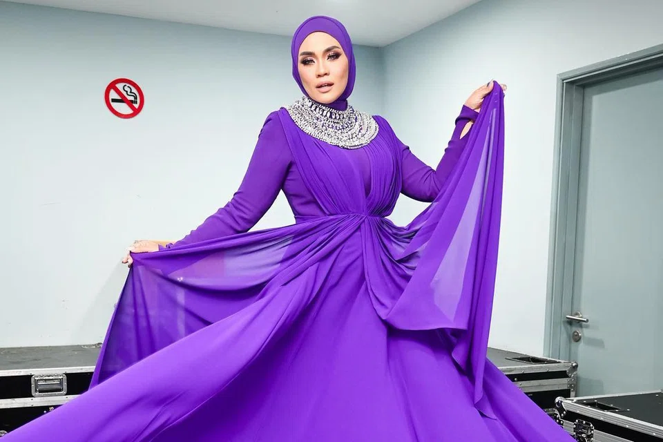 SEMANGAT WAJA: Penyanyi Liza Hanim antara artis yang disegani kerana bakat dan kesungguhannya dalam berkarya.
