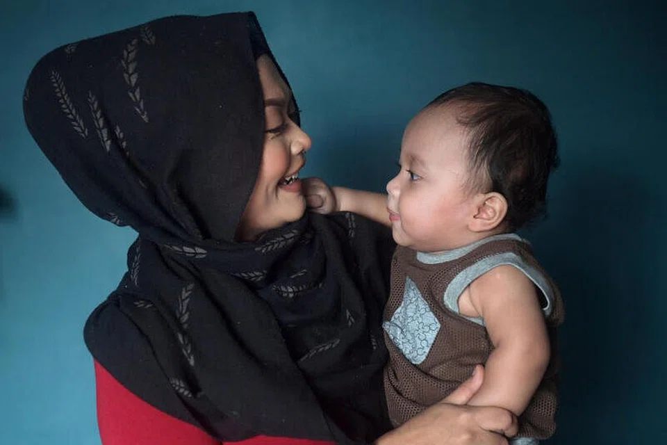 Rayyan Qush bersama ibunya Cik Nurdiana Rohop.
