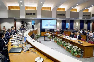 PANEL PARLIMEN: Jawatankuasa Pilihan mengenai Kepalsuan Dalam Talian Yang Disengajakan terdiri daripada 10 anggota, merangkumi para Anggota Parlimen (AP) dan dipengerusikan Timbalan Speaker Parlimen Charles Chong. - Foto MCI