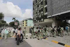 PERTINGKAT UPAYA ASATIZAH: Saranan COFA antara lain termasuk mempertingkat program pendidikan dan bimbingan kerjaya bagi pelajar-pelajar madrasah sepenuh masa. - Foto BH oleh GAVIN FOO