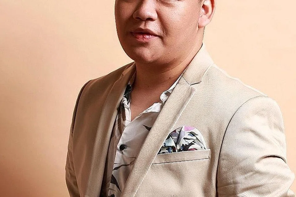 RIZKY: Bekas anggota kumpulan boyband, Coboy Junior, Teuku Ryzki, turut dijangkiti Covid-19 para pertengahan tahun ini. Pemuzik itu tidak memberitahu umum mengenai jangkitan tersebut, namun memuat naik video di akaun Instagram pada akhir Jun lalu untuk memaklumkan beliau telah menjalani rawatan bagi Covid-19 dan kini disahkan sembuh sepenuhnya. Menyifatkan jangkitan itu sebagai "detik-detik tegang", Ryzki menasihatkan para pengikutnya untuk terus mengamalkan langkah berjaga-jaga sambil memberi kata-kata semangat kepada mereka yang masih mendapatkan rawatan bagi jangkitan itu. - Foto INSTAGRAM RYZKI COBOY JUNIOR 