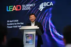 Menteri Pembangunan Negara, Encik Chee Hong Tat, memberi ucapan perasmian di Sidang Kemuncak Penglibatan dan Pembangunan Kepimpinan (Lead) BuildSG 2026 di Gardens by the Bay, pada 30 April.