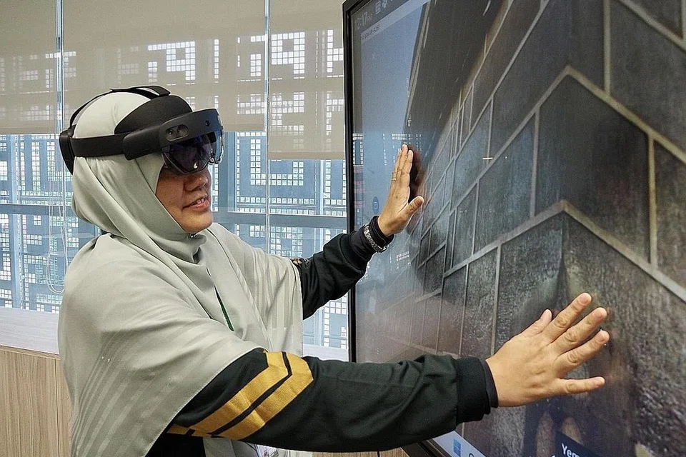 USTAZAH AINIJAHAN ALI BARDA KHAN: Mengajar subjek Dirasat Deeniyyah serta Pengetahuan Agama Islam (IRK) dan telah dilantik sebagai ahli jawatankuasa Penggunaan Bermakna STEM Dalam Kurikulum (Meaningful Use of STEM In Curriculum). - Foto MADRASAH AL-ARABIAH AL-ISLAMIAH (MAI)