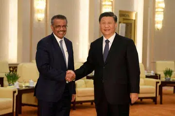 PERTEMUAN DUA PEMIMPIN: Pengarah Agung Pertubuhan Kesihatan Sedunia, Dr Tedros Adhanom Ghebreyesus, dalam pertemuan dengan Presiden China, Encik di Beijing pada 28 Januari lalu.