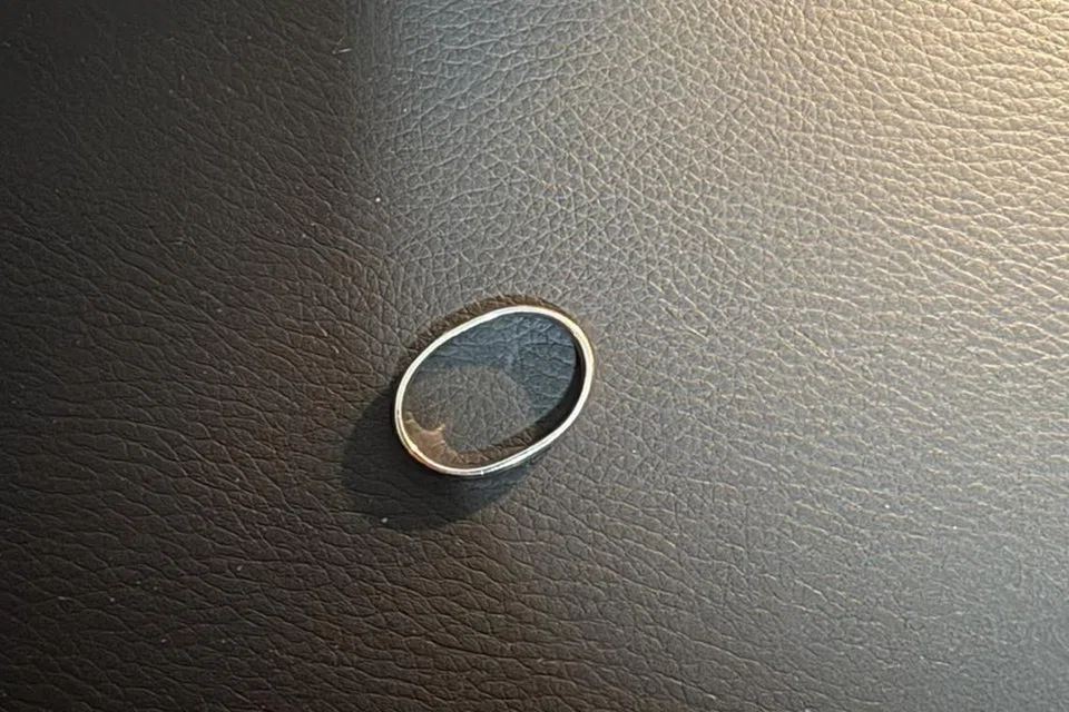 Cincin Muhammad Haiqal Razali telah kemek dalam satu sesi permainan gendang Taiko No Tatsujin kerana memukul terlalu kuat.