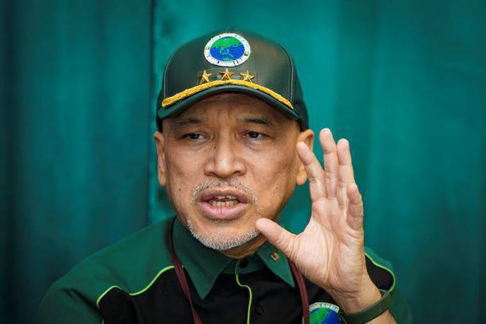 GESA AMAL POLITIK SIHAT: Ketua Aktivis Persatuan Pengguna Islam Malaysia (PPIM), Datuk Nadzim Johan, menggesa semua pihak supaya hentikan politik jumud yang boleh menjatuhkan kestabilan ekonomi negara dan periuk nasi rakyat.