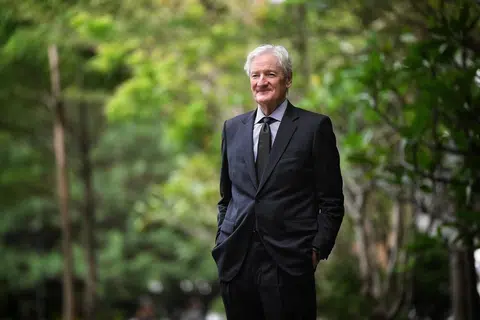 Sir James Dyson, individu terkaya di Britain, firma pelaburan keluarga, Weybourne, pindah aset ke Singapura