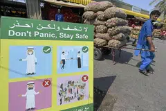 TANGANI RISIKO JANGKITAN: Penggunaan vaksin bagi memenuhi keperluan segera, meskipun masih diuji, telah diluluskan oleh UAE selepas ia memenuhi satu senarai kelayakan dan selepas diuji ke atas 31,000 sukarelawan. - Foto AFP
