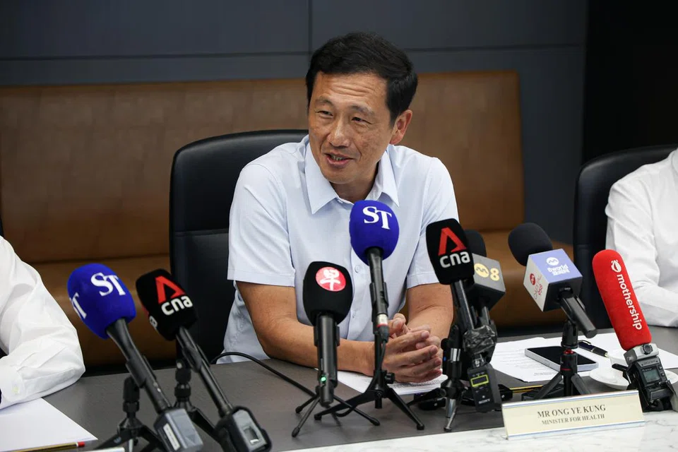 Menteri Kesihatan Encik Ong Ye Kung memberi keterangan mengenai kesediaan Singapura tangani mpox dalam satu sidang media pada 4 September.