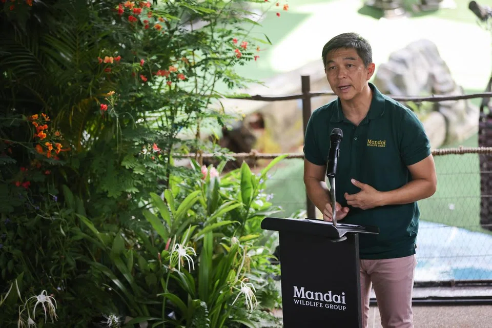 HARGAI SUMBANGAN: Timbalan Pengerusi Mandai Park Holdings, Encik Tan Chuan-Jin, memberi ucapan di acara untuk meraih ulang tahun ke-50 “Golden ZOObilee” Taman Haiwan Singapura pada Rabu. 
