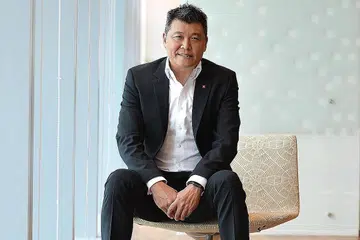 TINGKAT PENGGUNAAN PAYLAH: Ketua Pembayaran dan Wadah DBS, Encik Anthony Seow (atas) berkata DBS Bank merancang untuk meningkatkan pangkalan pengguna dompet elektronik (e-dompet), PayLah, sebanyak lebih seganda, daripada 1.6 juta kepada 3.5 juta menjelang 2023. - Foto BH oleh KELLY HUI, fail