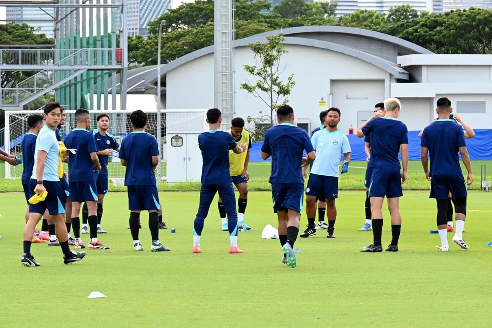 Pasukan Singa menjalani latihan di Hab Bola Sepak Kallang sebelum memulakan kempen AFF Mitsubishi Electric 2024.