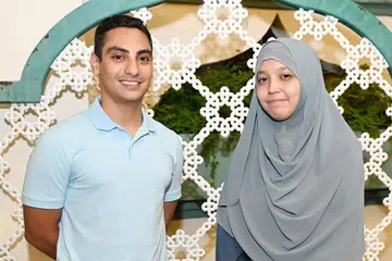 DEKATI MASYARAKAT: Encik Omer dan Cik Leila ialah antara pelajar universiti dan politeknik, yang menerima dermasiswa Al-Wehdah tahun lalu. - Foto BH oleh KHALID BABA