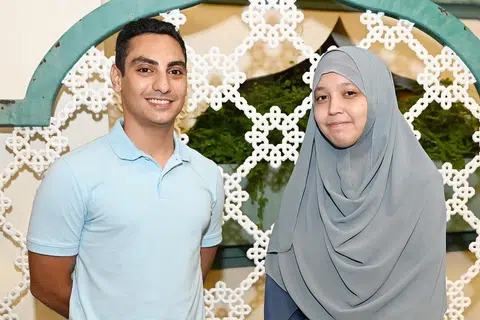 DEKATI MASYARAKAT: Encik Omer dan Cik Leila ialah antara pelajar universiti dan politeknik, yang menerima dermasiswa Al-Wehdah tahun lalu. - Foto BH oleh KHALID BABA