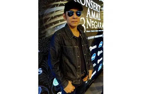 RAJA POP: Mahu kekalkan kualiti suara di samping menawan hati generasi sekarang itulah yang akan difokuskan sekarang oleh Jamal Abdillah. Dalam konsert ini nanti beliau akan mendendangkan lagu-lagu popularnya.
